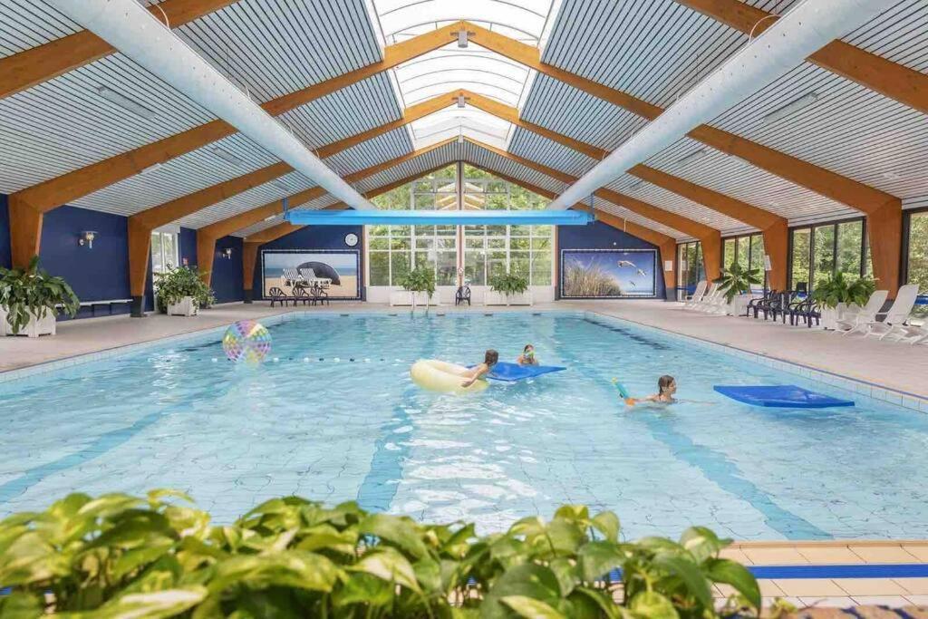 Vakantiehuisje Zeegeluk Vlakbij De Kust Sint Maartensvlotbrug Exterior foto